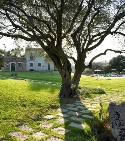 Sleeps 6 Pool Air Con Wifi * Arzachena